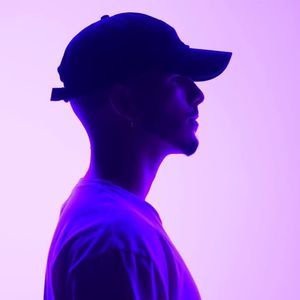 Meet your Posher, Elio